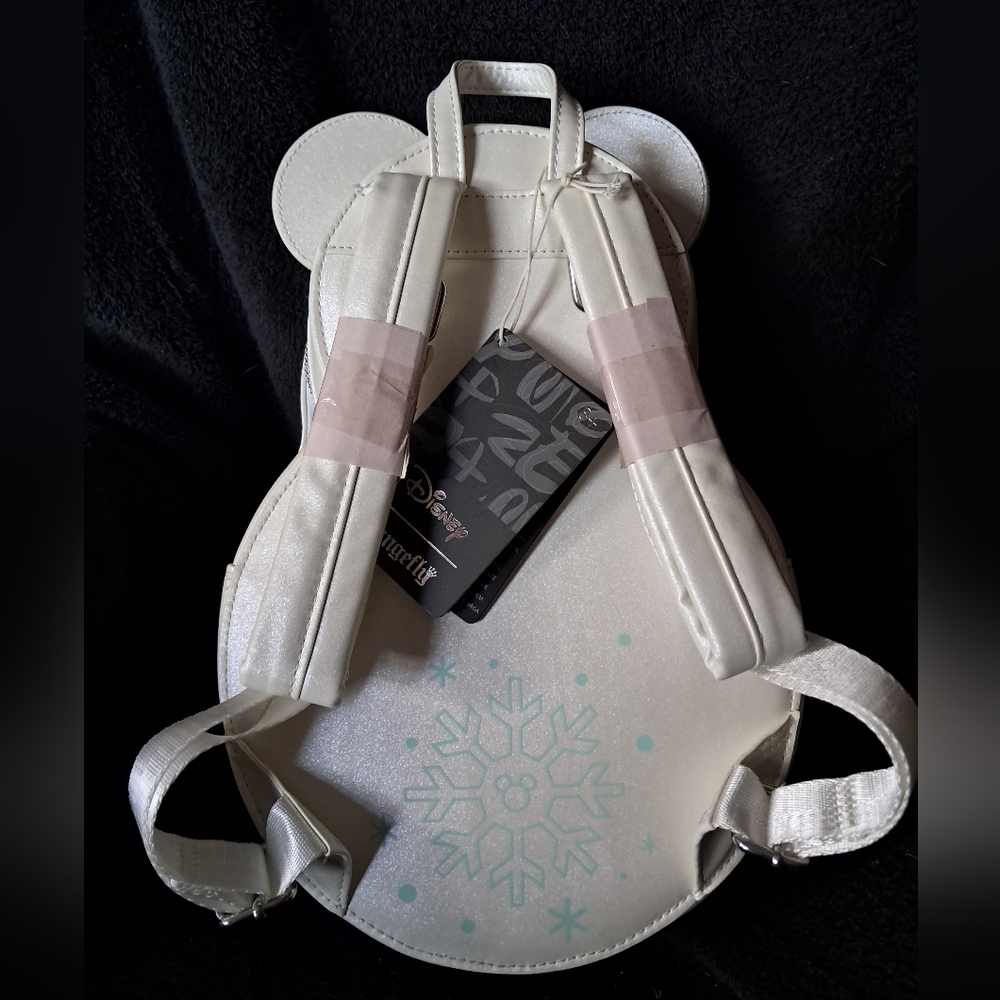 Minnie Snowgirl Loungefly Mini Backpack - Picture 4 of 7